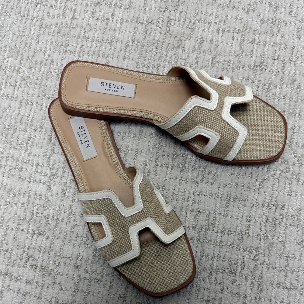Seven7 Women's NWOT Tan and Cream Slide Sandals